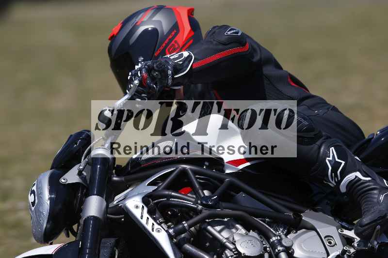 Archiv-2023/28 05.06.2023 Moto Club Anneau du Rhin/blanc-novice/25